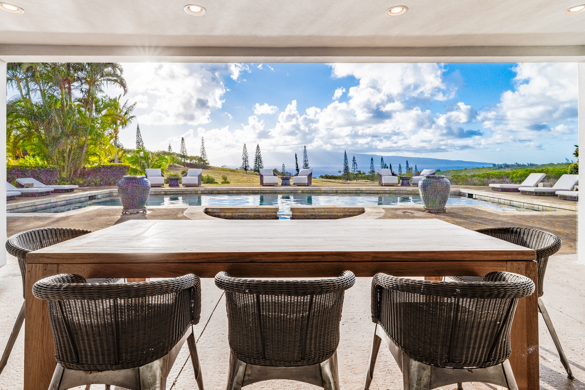 Covered lanai overlooking the Pacific at 94 Keoawa Place